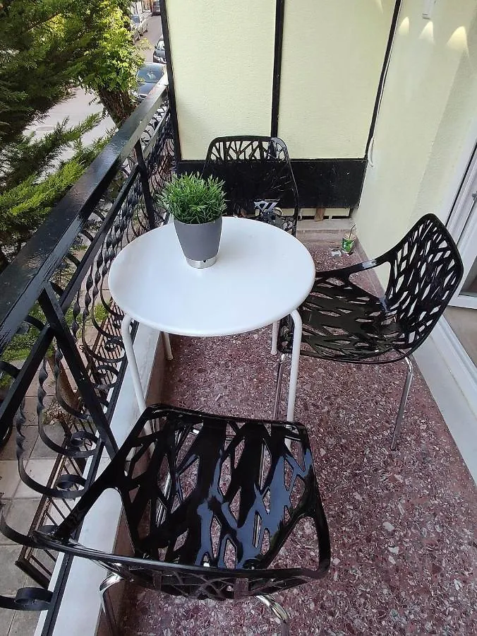 Haris Modern Apt. Near The Sea Thessaloniki 0*,  Greece
