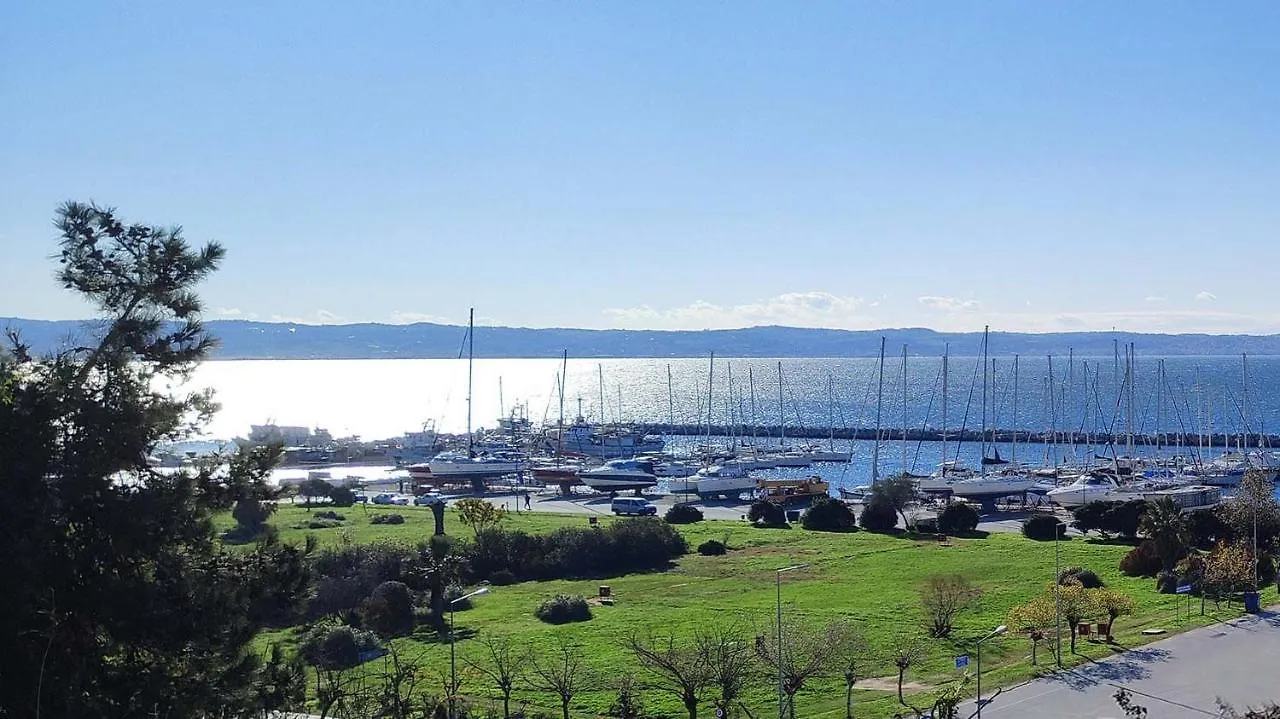 Apartment Haris Modern Apt. Near The Sea Thessaloniki